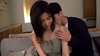 A Hot Asian Wife Gives A Blowjob And Has Sex In A Homemade Video!